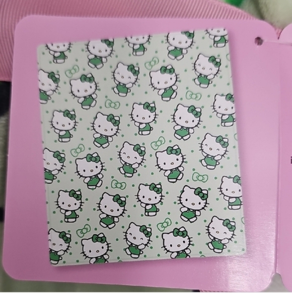 ✨️🍀NWT ADORABLE HELLO KITTY SOFT BLANKET/ ST. PATRICKS THEME✨️☘️✨️☘️ - Picture 2 of 3